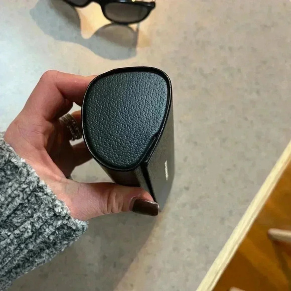 Authentic BURBERRY SUNGLASSES Burberry Black Cat Eye Sunglasses and hard case - Picture 7 of 10